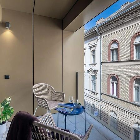 Modern Apt In Authentic Central Area 布达佩斯 外观 照片