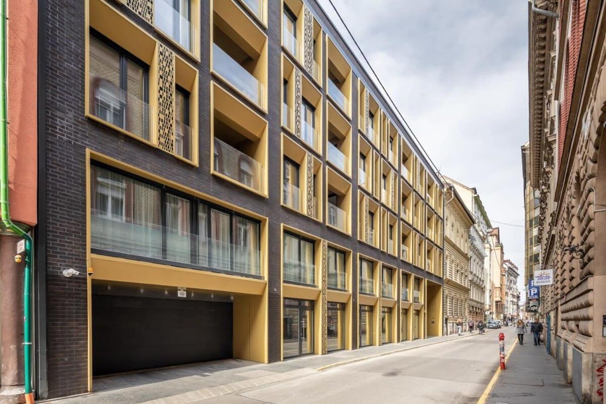 Modern Apt In Authentic Central Area 布达佩斯 外观 照片
